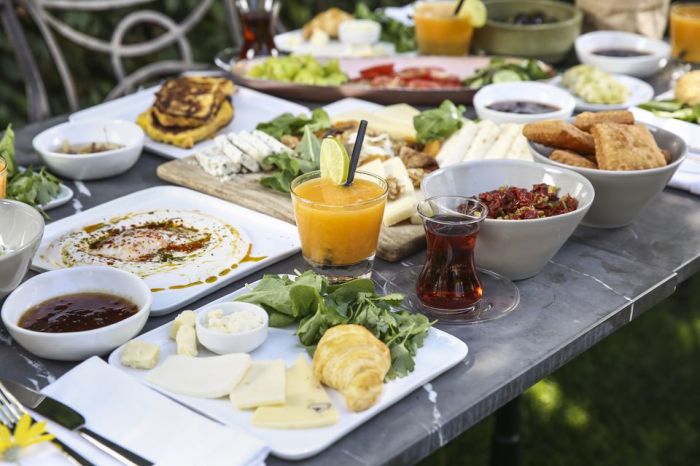 Crowd cooking recipes 100 people food ideas meals party graduation much tips tricks instructions summer end budget