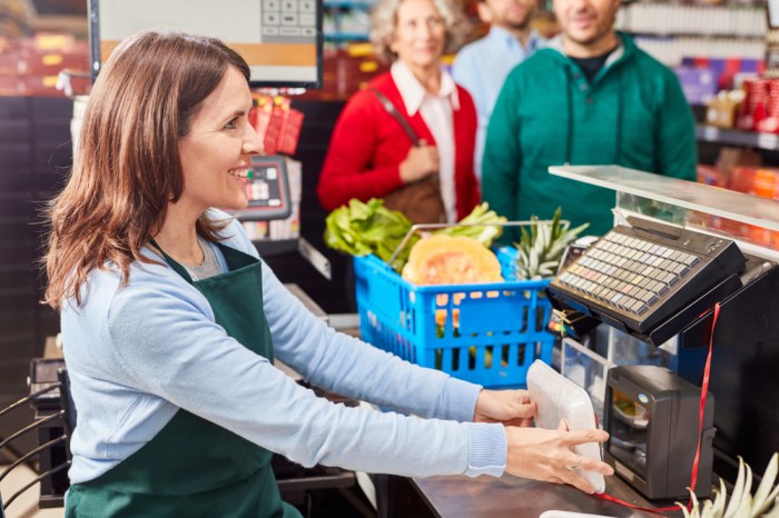 How to Manage Your Grocery Shopping: 4 Tips